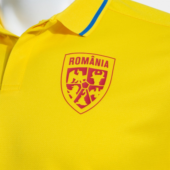 ЖЕНСКОЕ ПОЛО С КОРОТКИМ РУКАВОМ