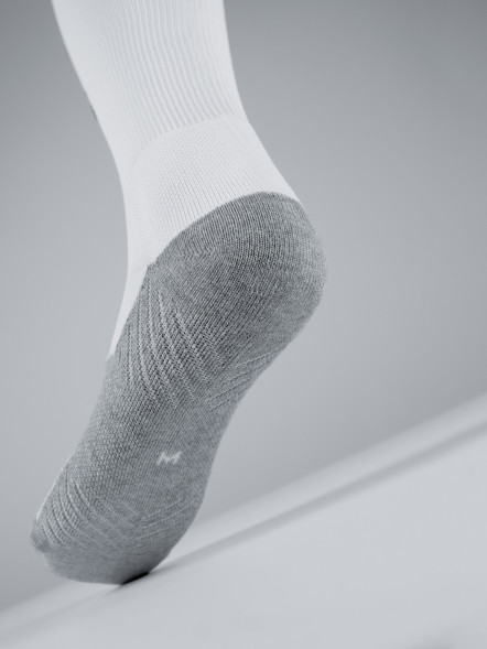 Гетры KELME Elastic Mid-Calf Football Sock White