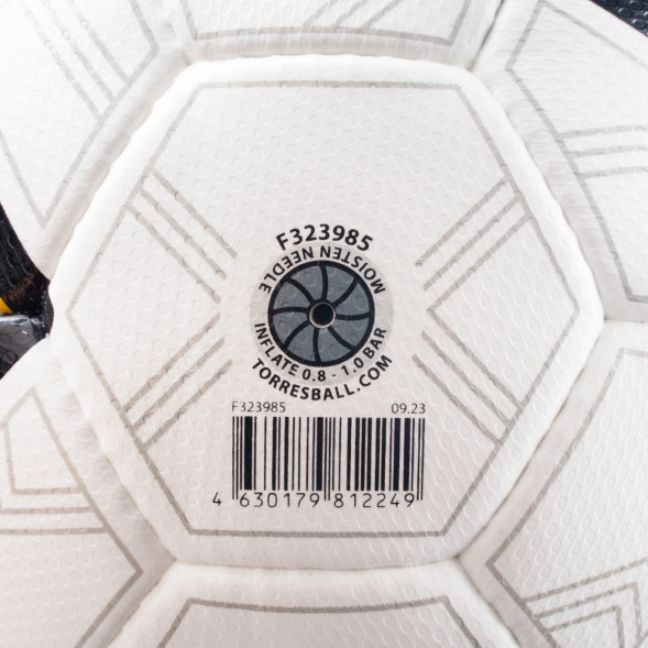 Мяч футбольный TORRES Pro, F323985