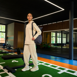 SUDADERA CON CAPUCHA BREATH BEIGE