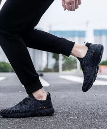 Кроссовки KELME Men's Sports Shoes Black