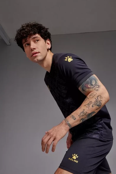 Футбольная форма KELME Short-Sleeved Football Suit Black