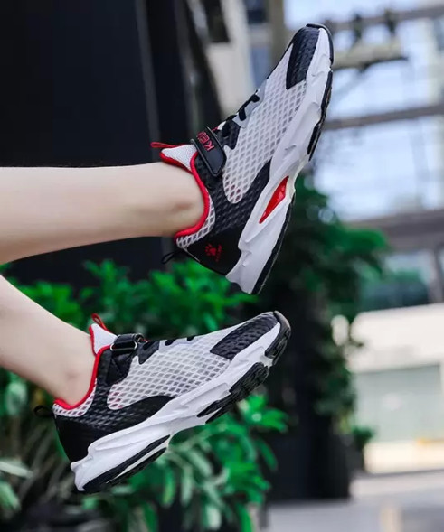 Детские кроссовки KELME Children's Casual Shoes (White/Black)