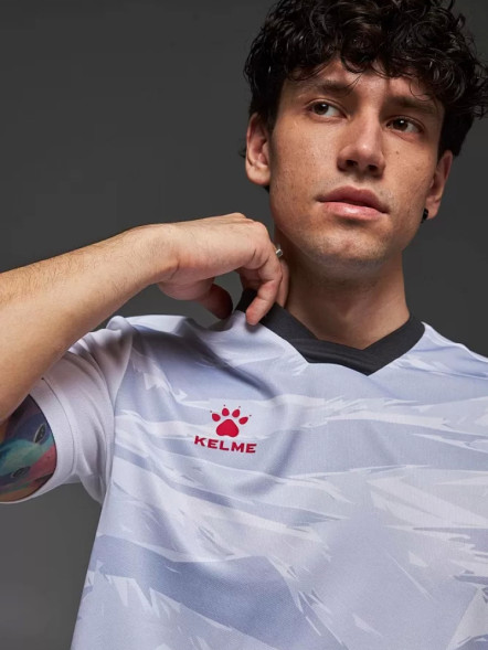 Футбольная форма KELME Short Sleeve Football Suit (White/Dark Grey)