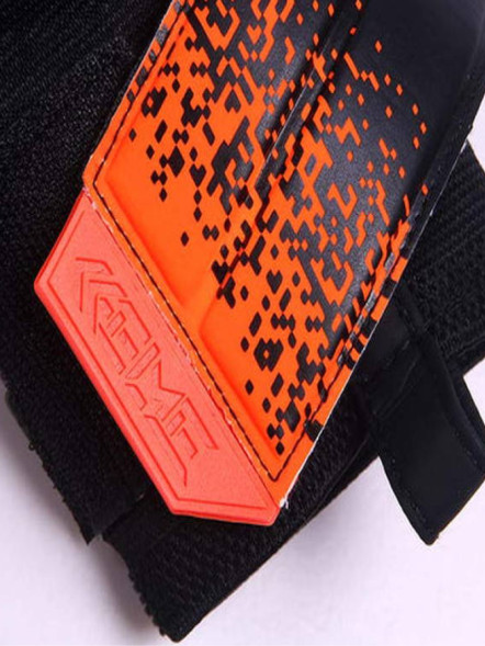 Вратарские перчатки KELME Game-Level Goalkeeper Gloves (Black/Orange)