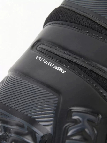 Перчатки вратарские KELME Goalkeeper Gloves (Artificial Grass) Black