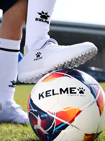 Детские шиповки KELME Children's Soccer Shoes (TF) White