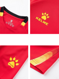 Детская футбольная форма KELME Short-Sleeved Football Suit (Red/Black)
