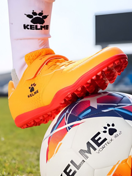 Шиповки KELME Children's Soccer Shoes (TF) Orange