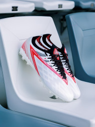 Бутсы KELME Men's Soccer Shoes (M) (White/Black)