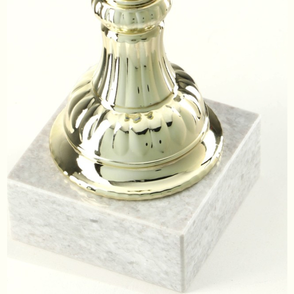Кубок 132A, наградная фигура, золото, подставка камень, 28 × 10 × 9 см.