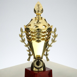 Кубок 184C, зол., подставка пластик, 21 × 9 × 6.5 см